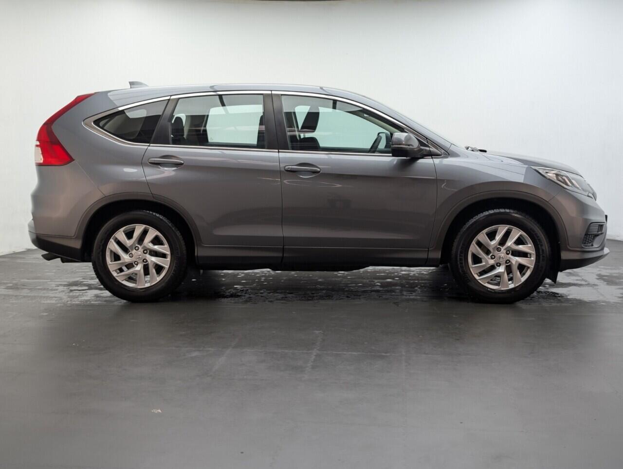 Used Honda CR-V 2018 for sale - 76802343: Photo 9