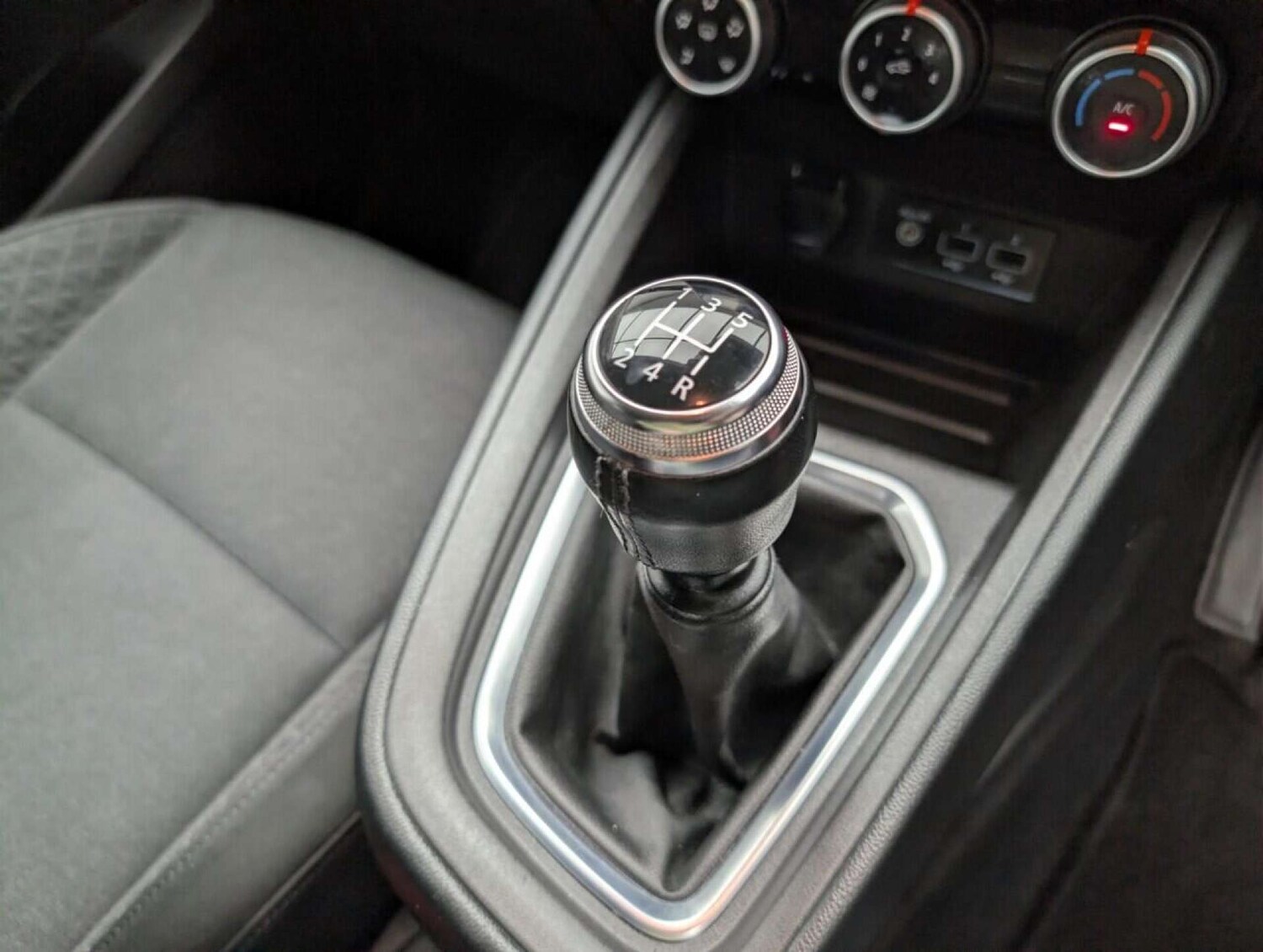 Used Renault Clio 2020 for sale - 77713307: Photo 17