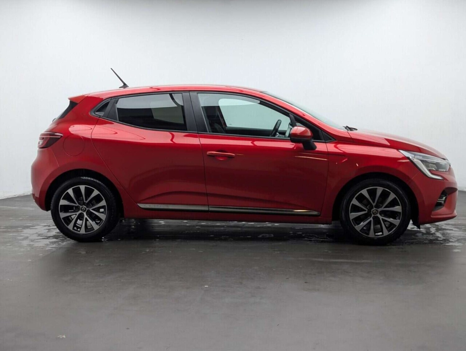 Used Renault Clio 2020 for sale - 77713307: Photo 9