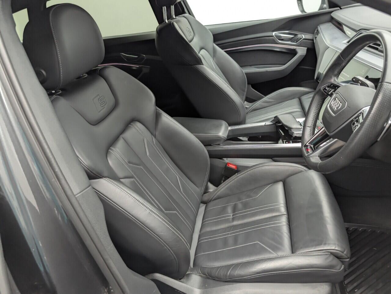 Used Audi e-tron 2022 for sale - 76422637: Photo 12