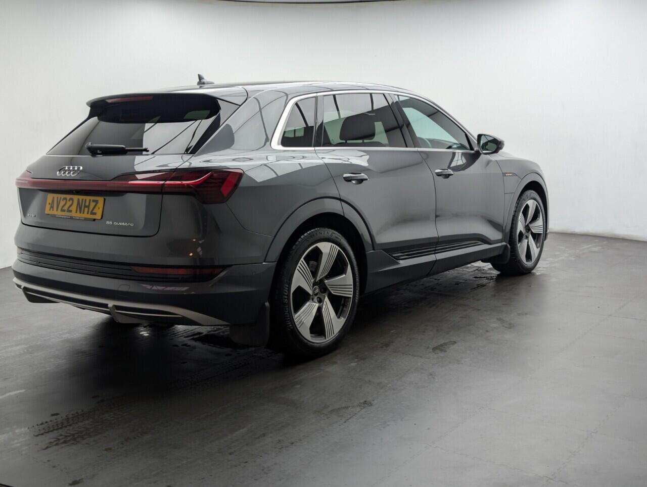 Used Audi e-tron 2022 for sale - 76422637: Photo 8