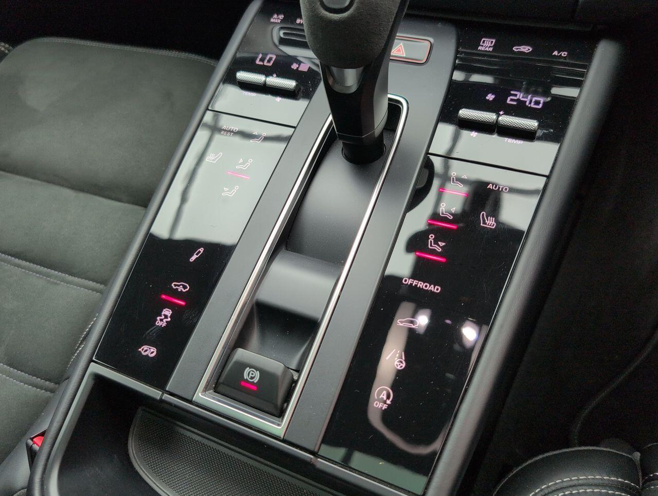 Used Porsche Macan 2023 for sale - 76423813: Photo 17