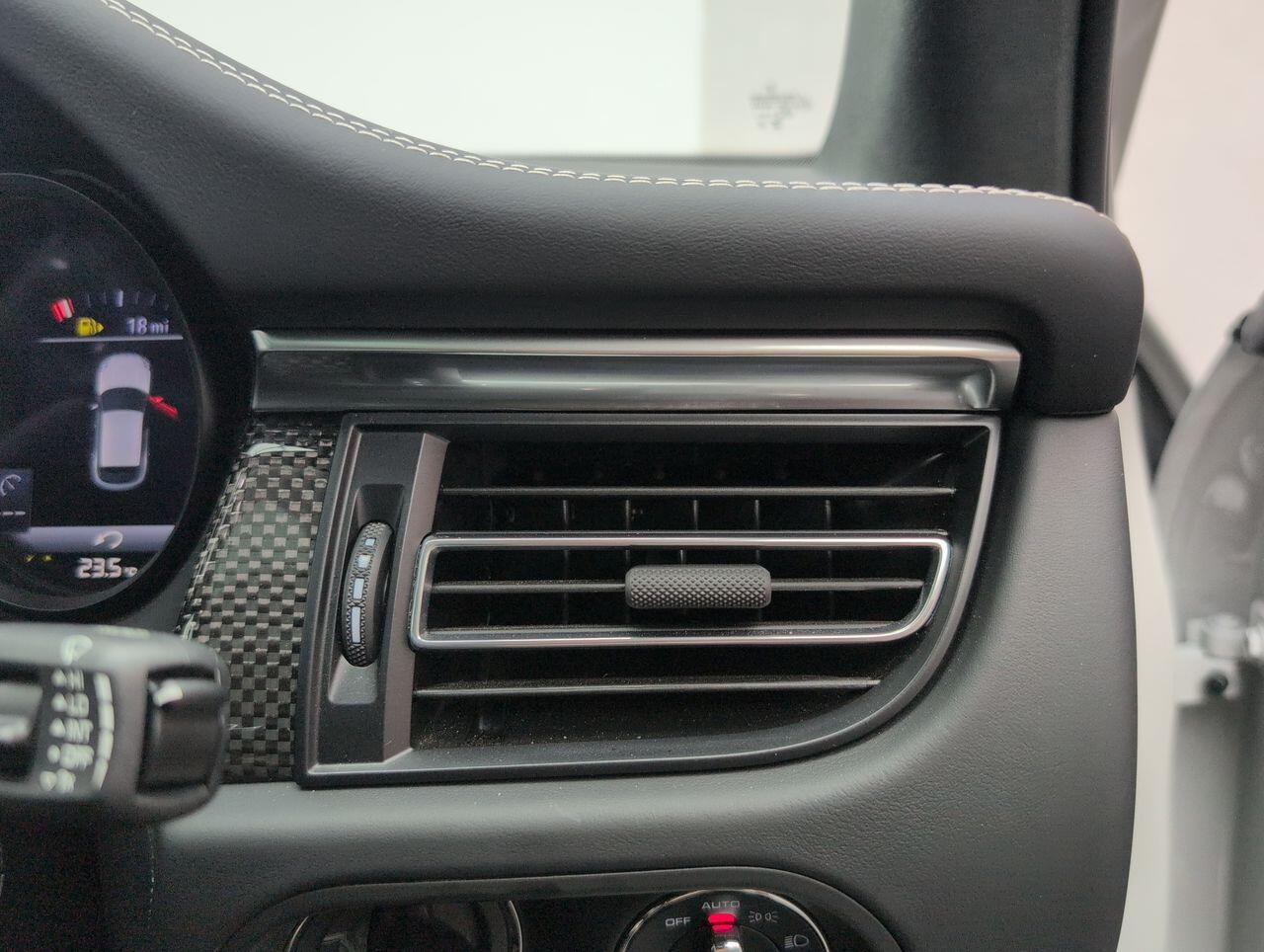 Used Porsche Macan 2023 for sale - 76423813: Photo 22