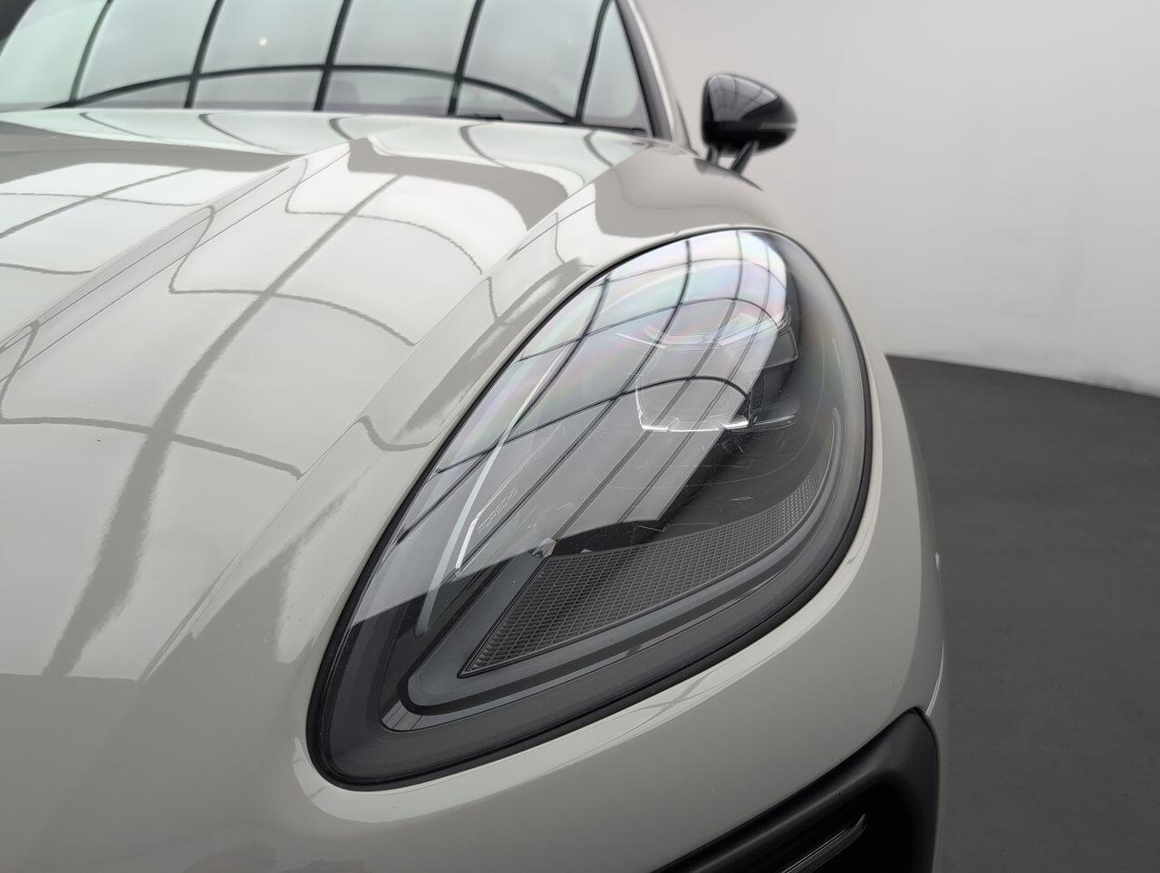 Used Porsche Macan 2023 for sale - 76423813: Photo 33