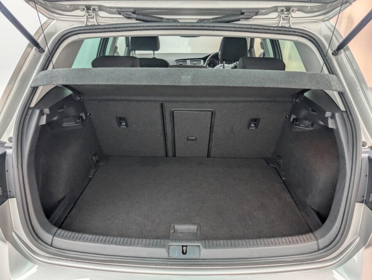 Used Volkswagen Golf 2019 for sale - 76423159: Photo 26