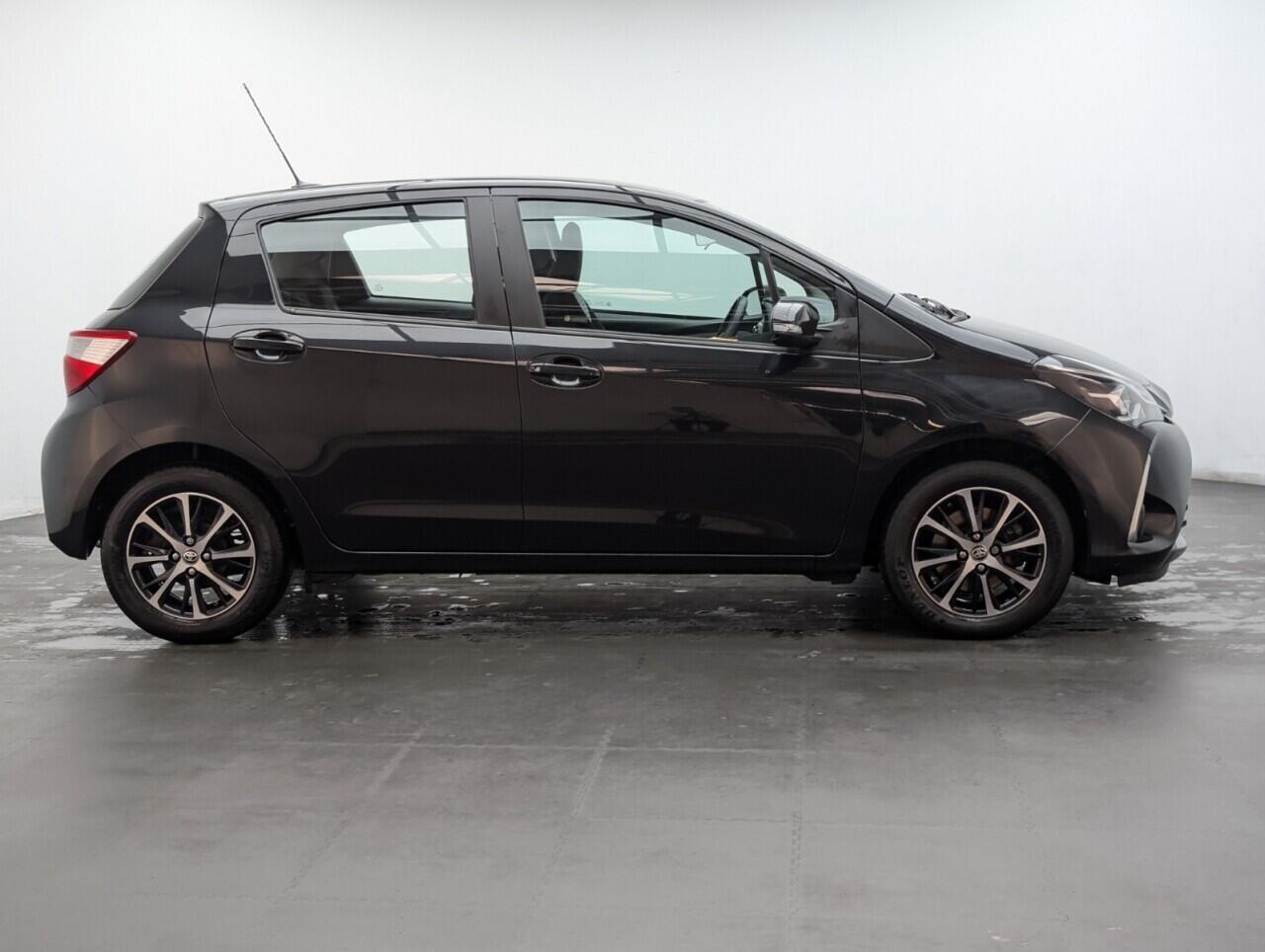 Used Toyota Yaris 2019 for sale - 76607578: Photo 9