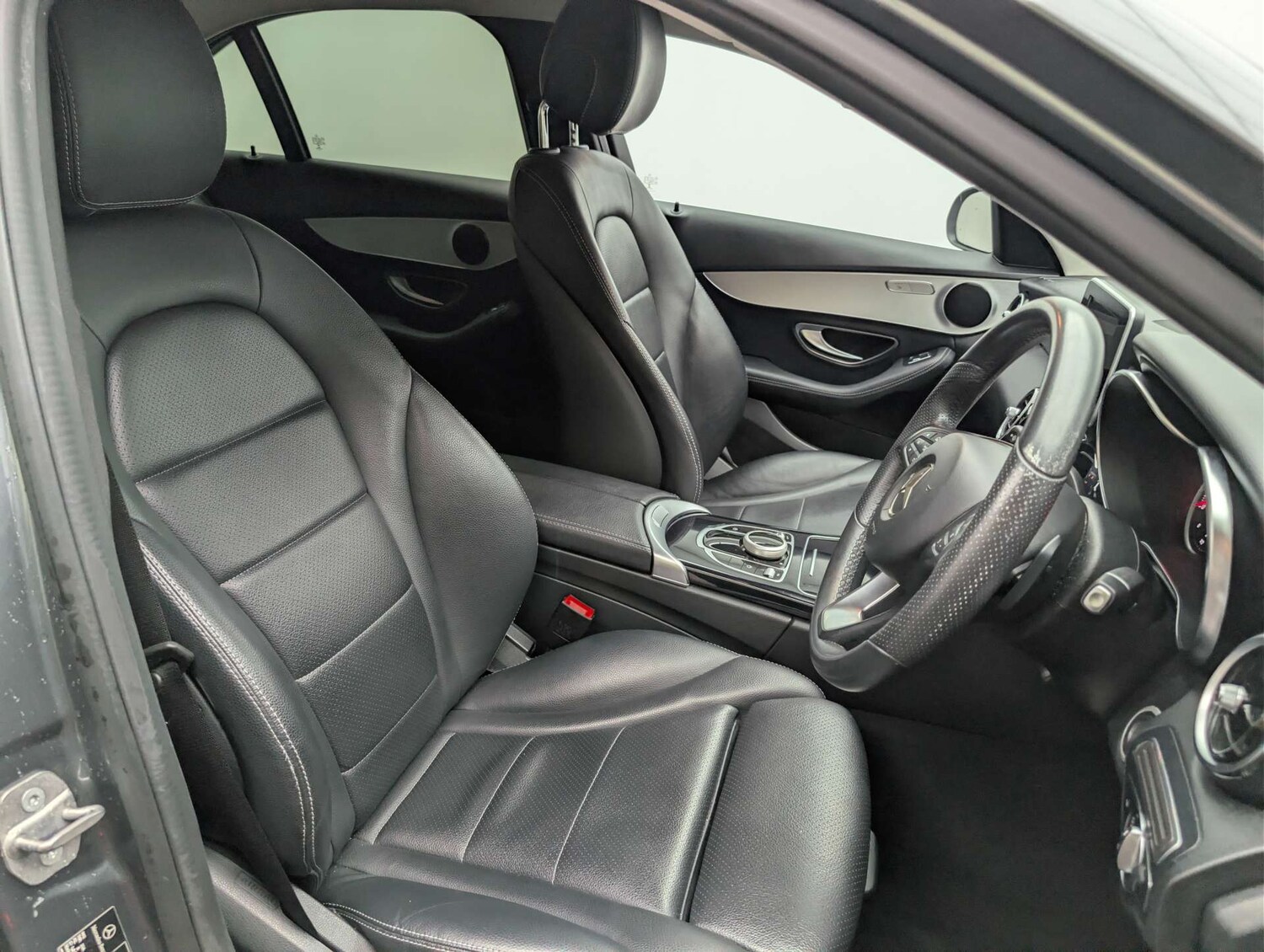 Used Mercedes-Benz C Class 2019 for sale - 77980240: Photo 34