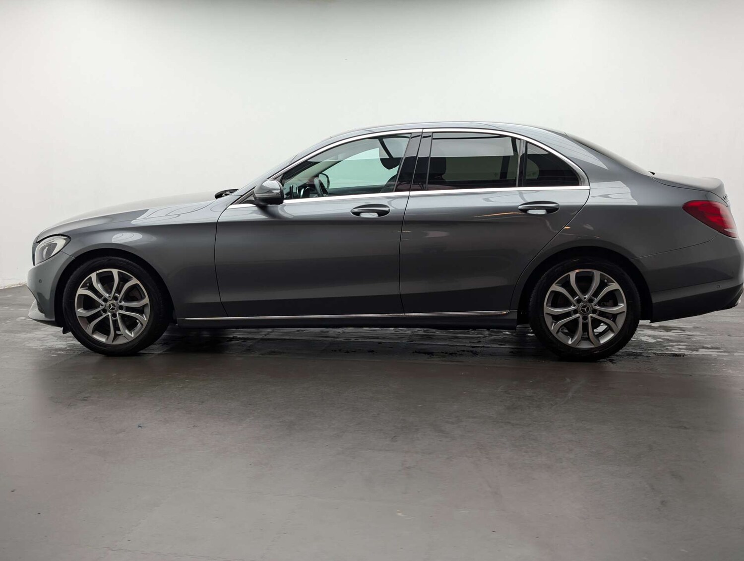 Used Mercedes-Benz C Class 2019 for sale - 77980240: Photo 6