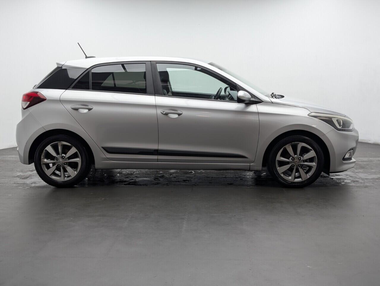 Used Hyundai i20 2016 for sale - 77455945: Photo 9