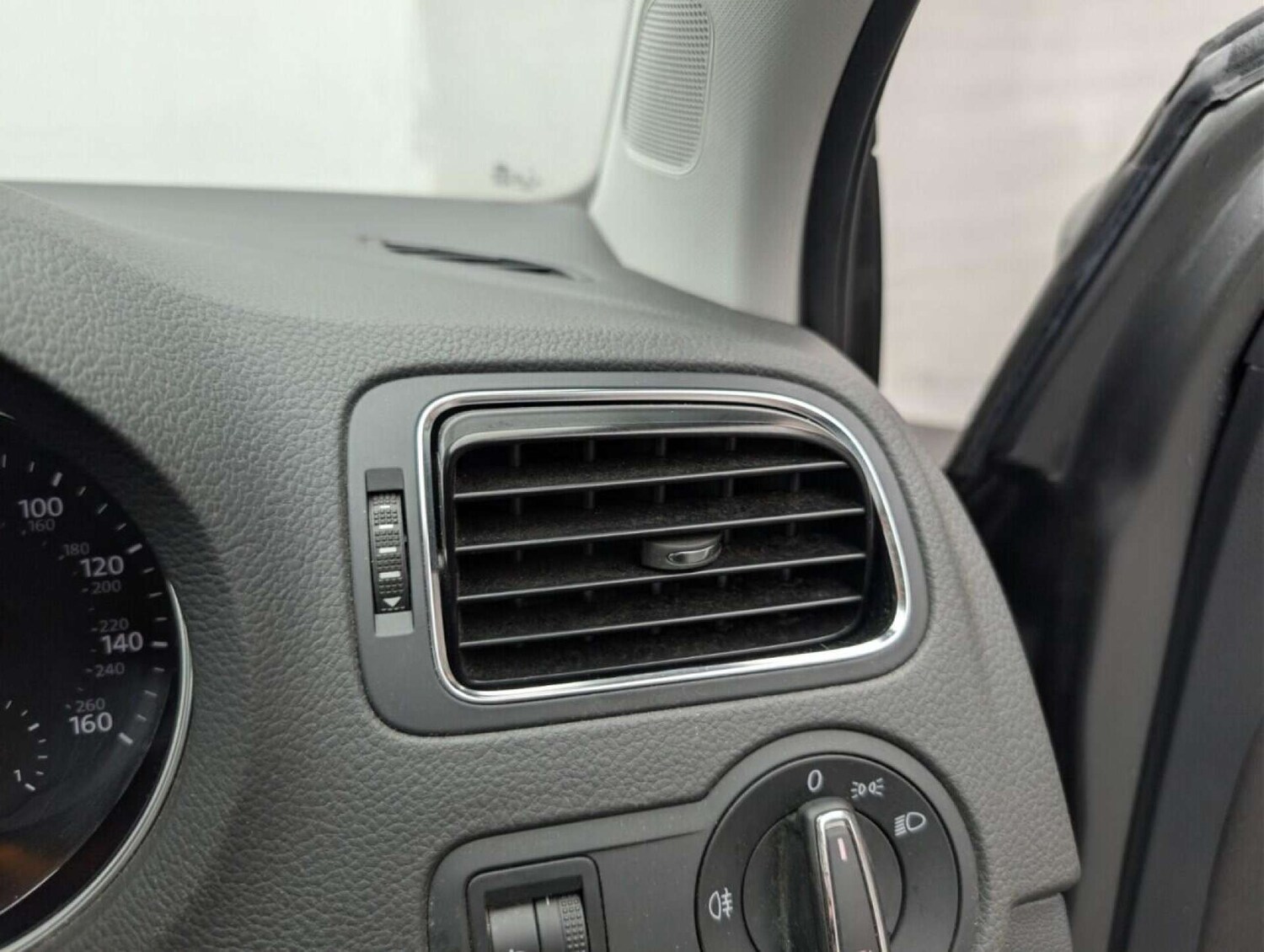 Used Volkswagen Polo 2015 for sale - 77713028: Photo 18