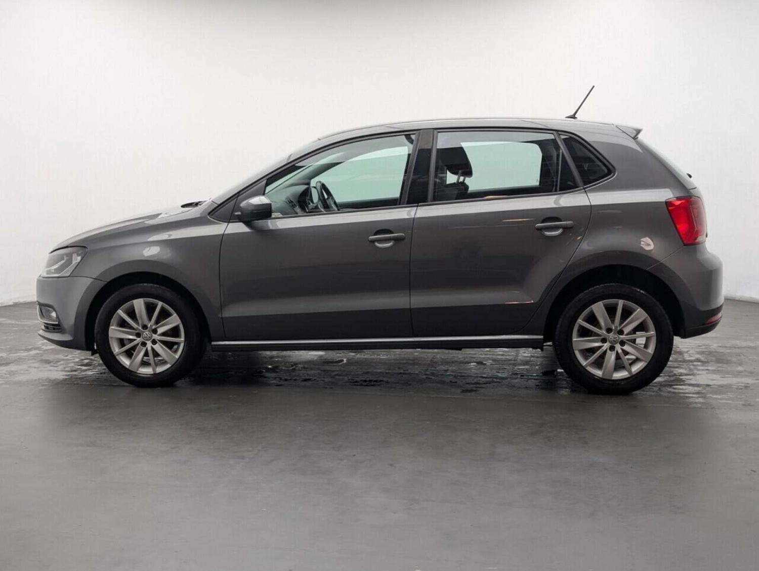 Used Volkswagen Polo 2015 for sale - 77713028: Photo 5