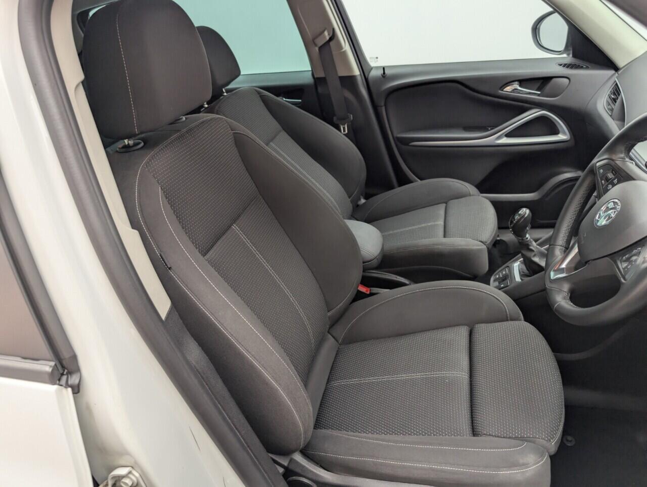 Used Vauxhall Zafira Tourer 2017 for sale - 76423371: Photo 12