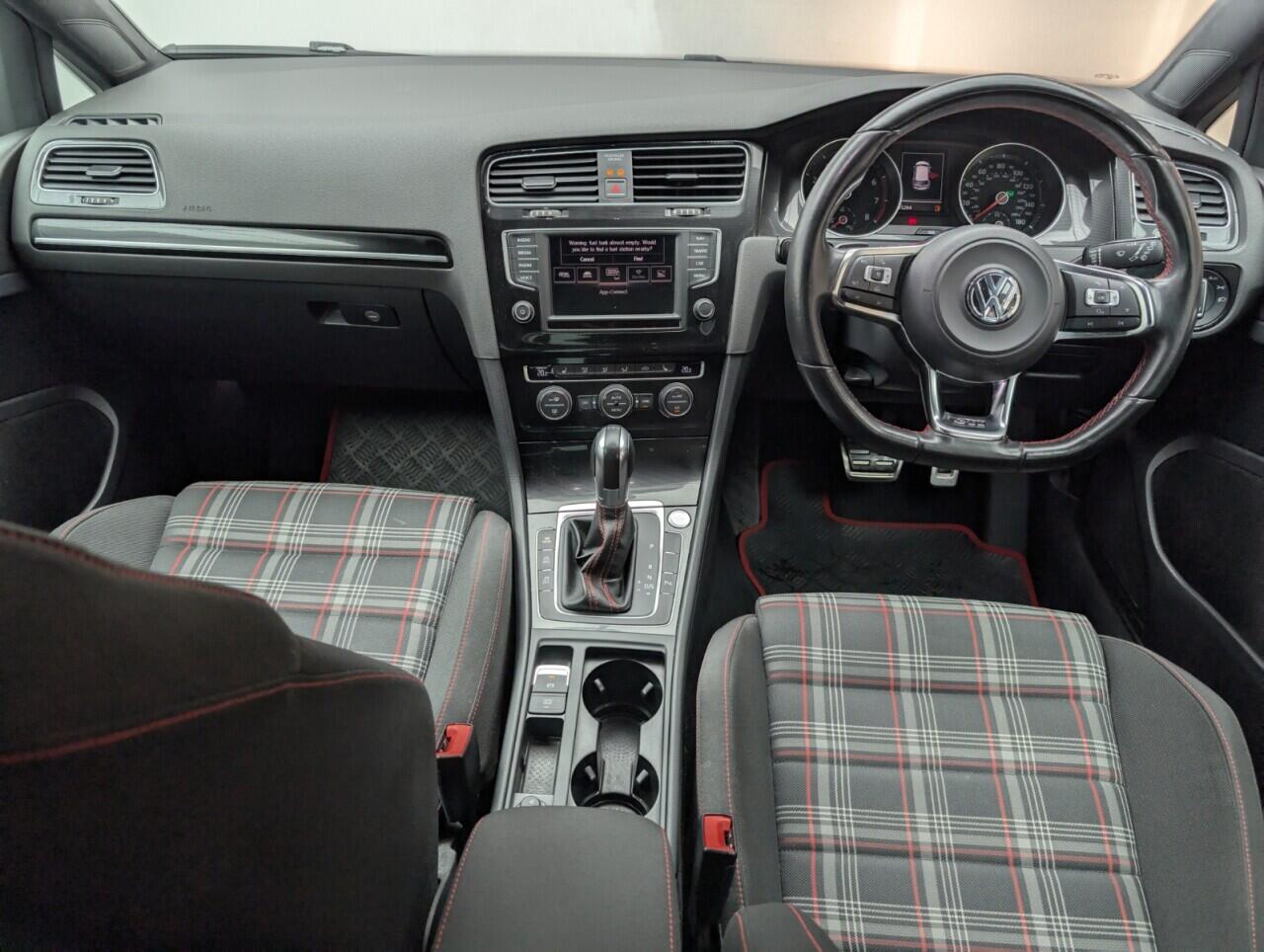 Used Volkswagen Golf 2016 for sale - 76573733: Photo 24