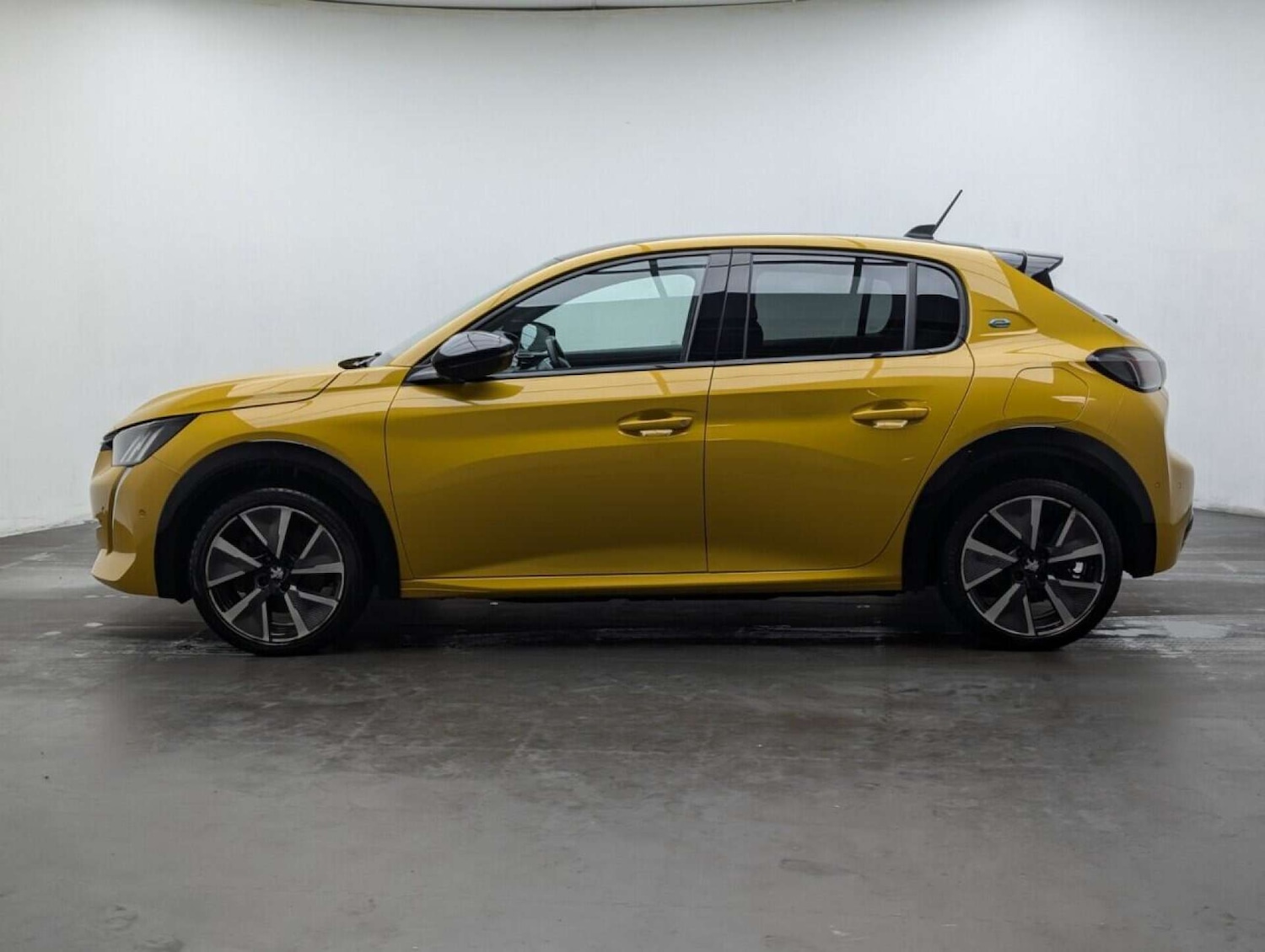 Used Peugeot 208 2021 for sale - 77713276: Photo 5