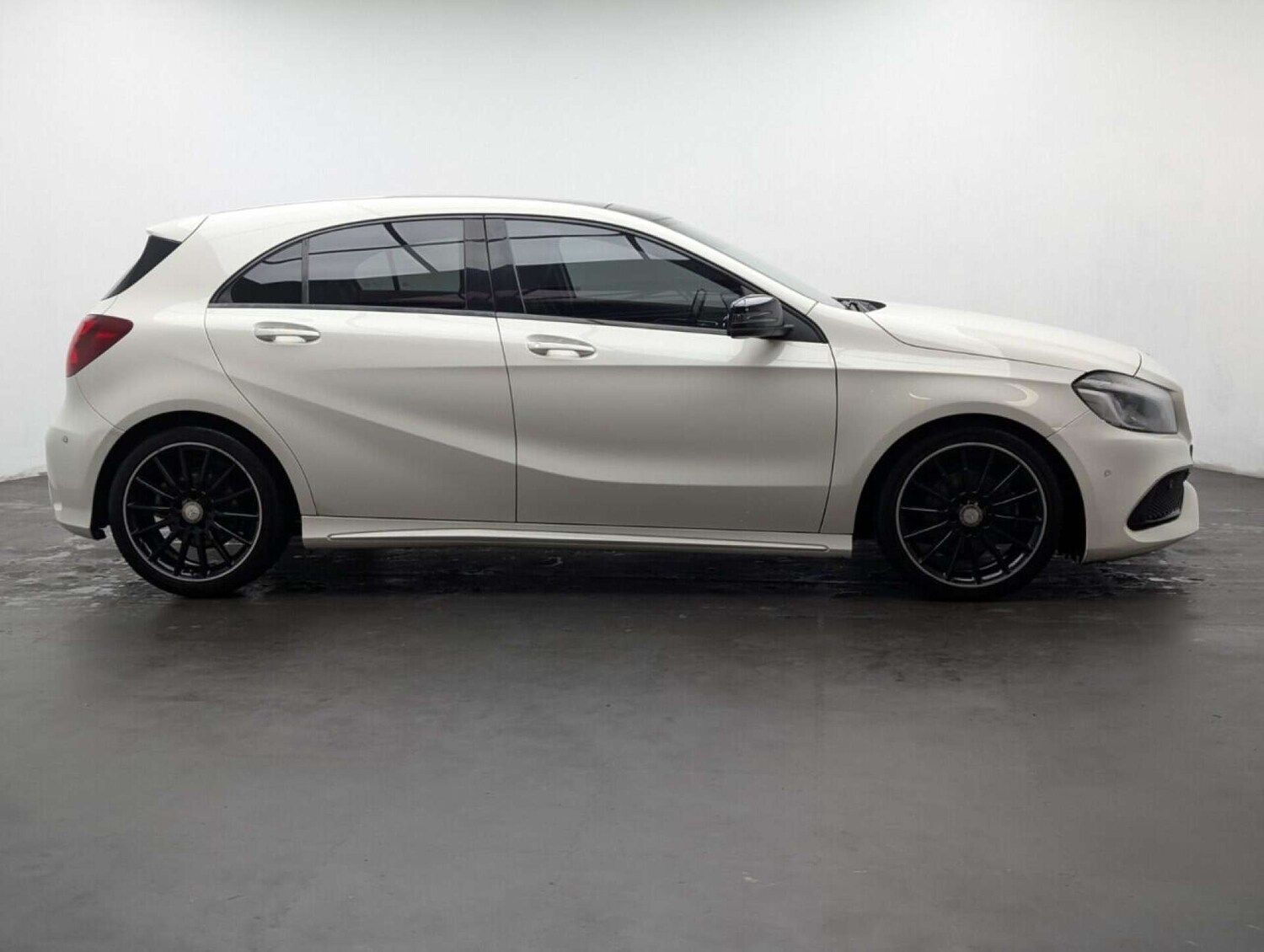 Used Mercedes-Benz A-Class 2017 for sale - 77714337: Photo 9