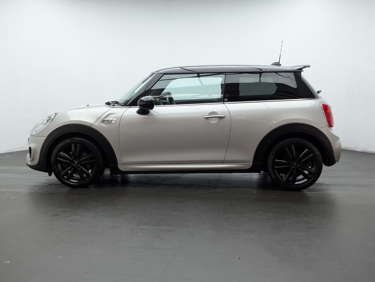 Used MINI Hatch 2018 for sale - 76424326: Photo 5