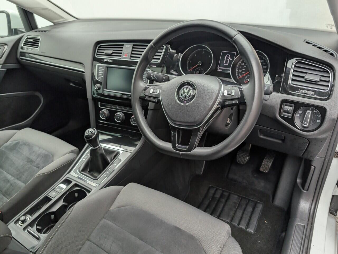 Used Volkswagen Golf 2016 for sale - 76424732: Photo 11