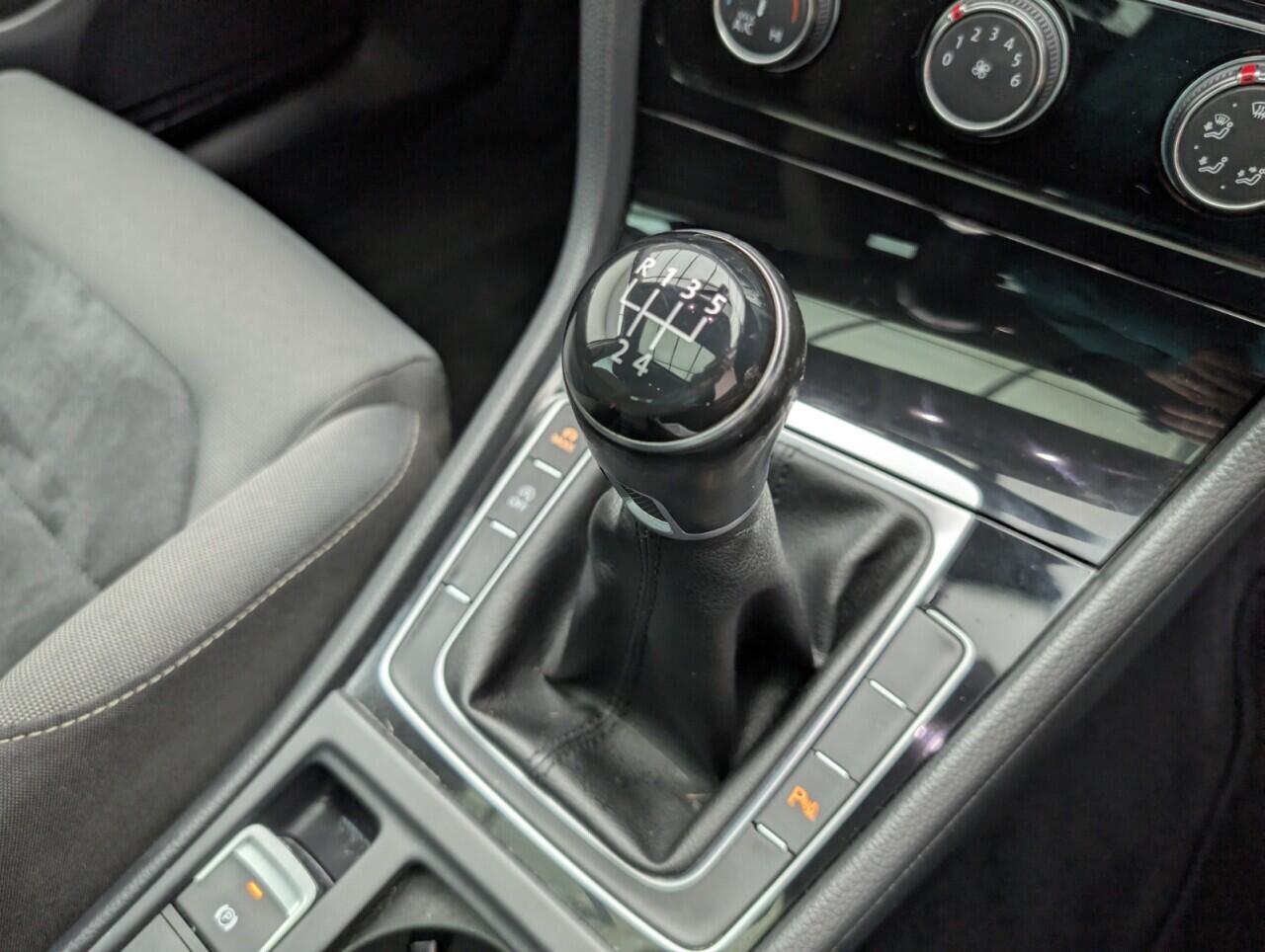 Used Volkswagen Golf 2016 for sale - 76424732: Photo 17