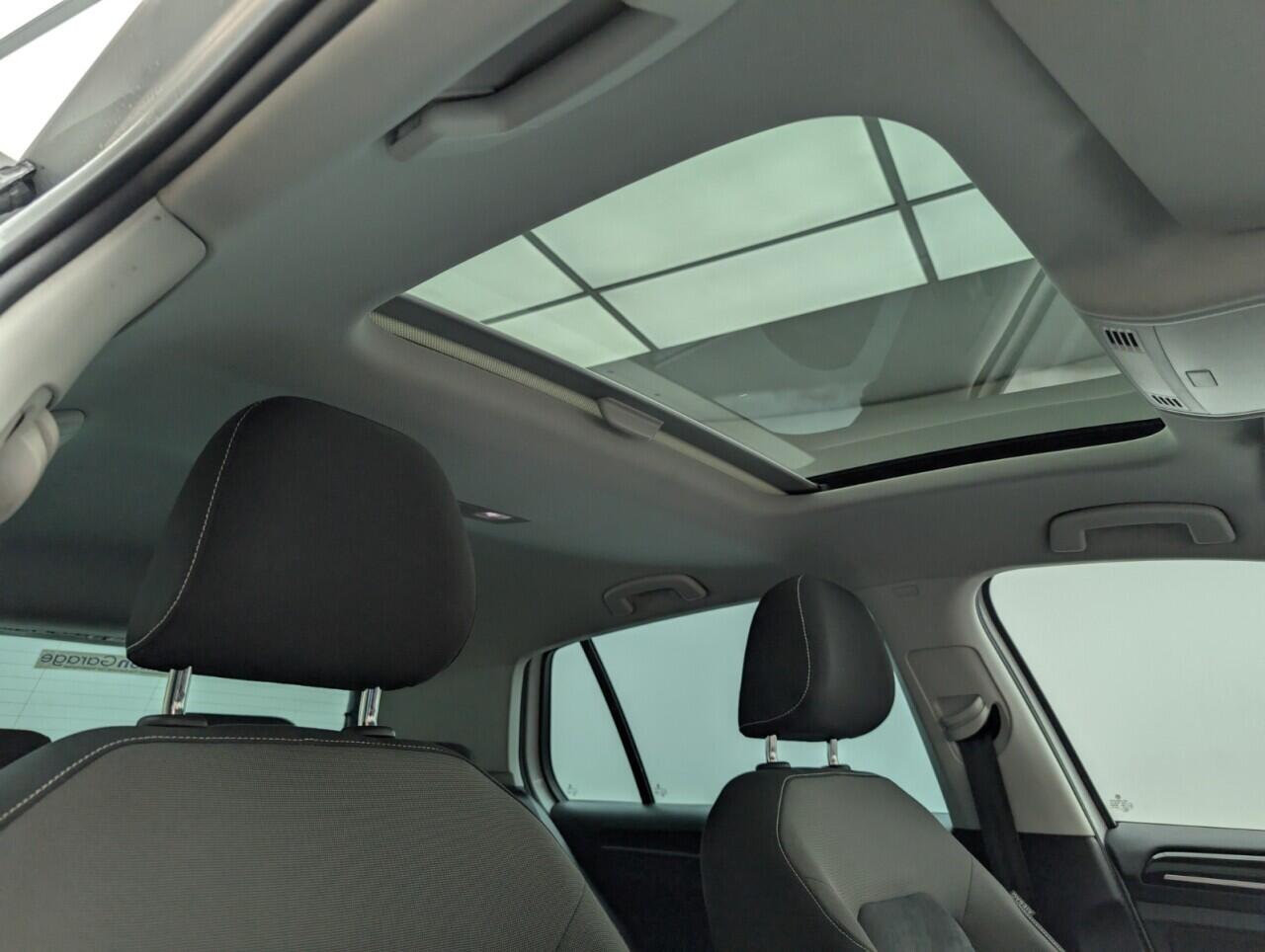 Used Volkswagen Golf 2016 for sale - 76424732: Photo 23