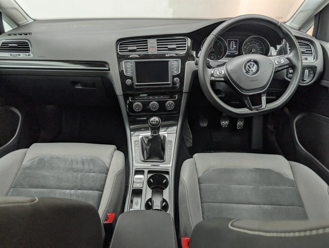 Used Volkswagen Golf 2016 for sale - 76424732: Photo 25