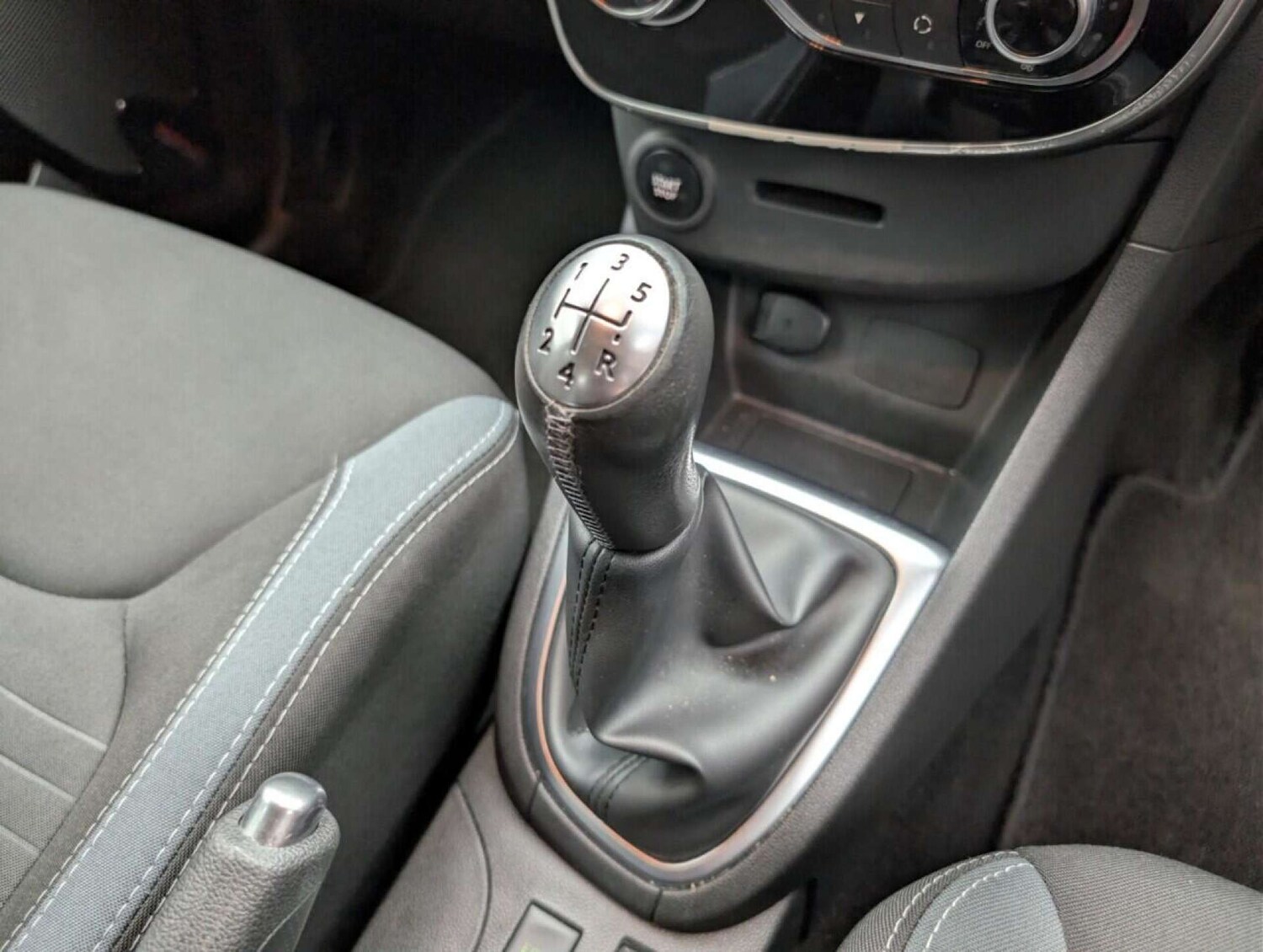 Used Renault Clio 2016 for sale - 77713978: Photo 16