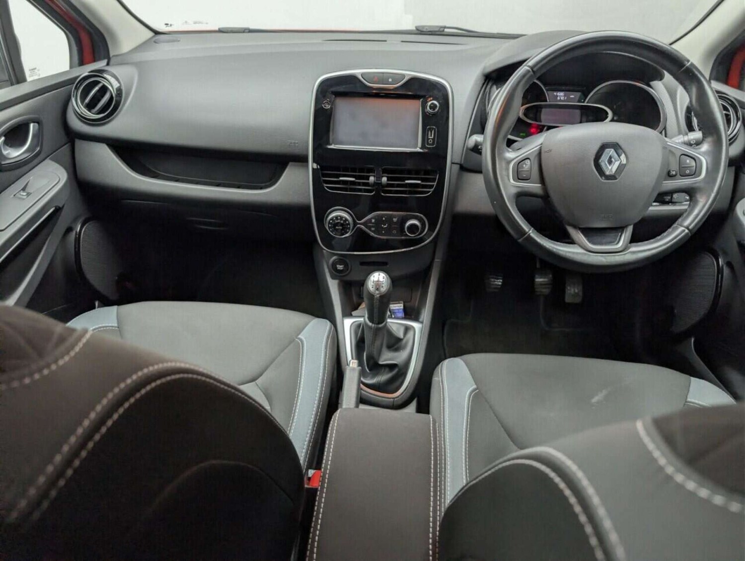 Used Renault Clio 2016 for sale - 77713978: Photo 23