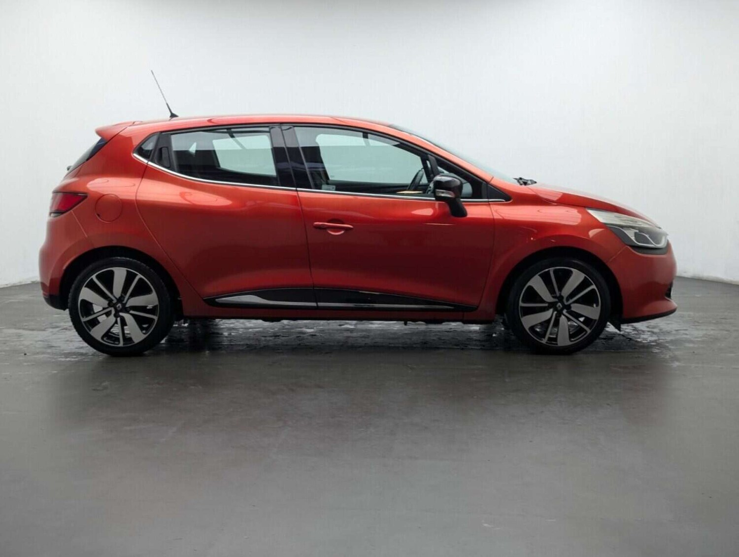 Used Renault Clio 2016 for sale - 77713978: Photo 9