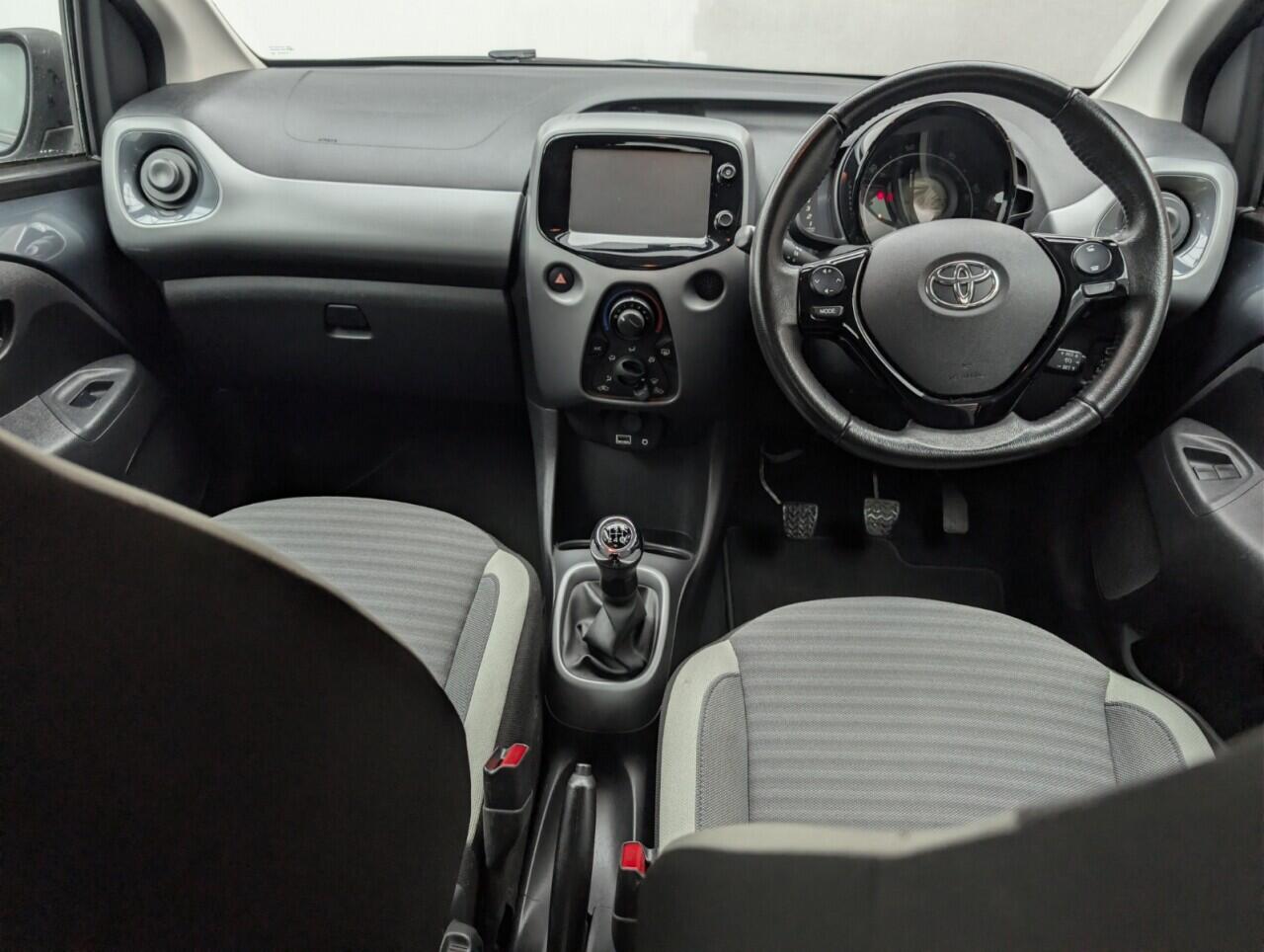 Used Toyota AYGO 2018 for sale - 76735363: Photo 22