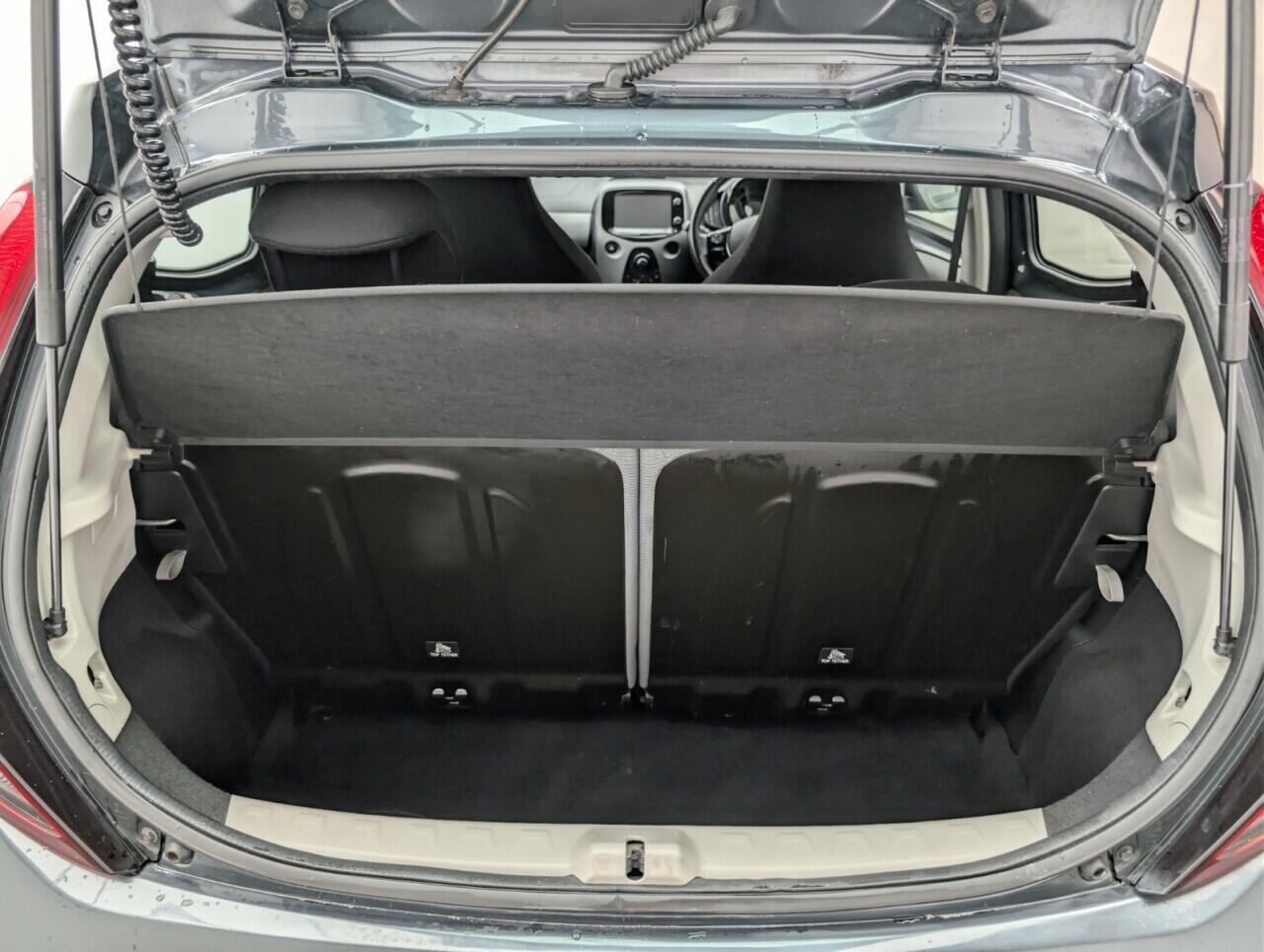 Used Toyota AYGO 2018 for sale - 76735363: Photo 24