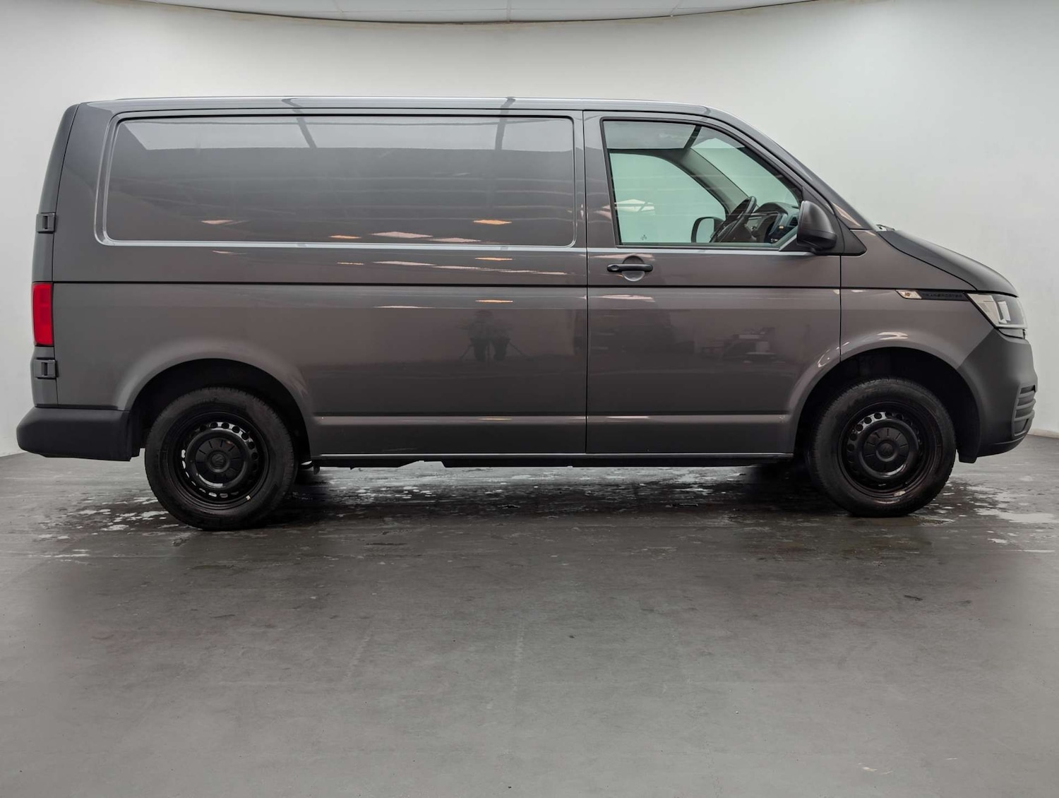 Used Volkswagen Transporter 2021 for sale - 78152305: Photo 2