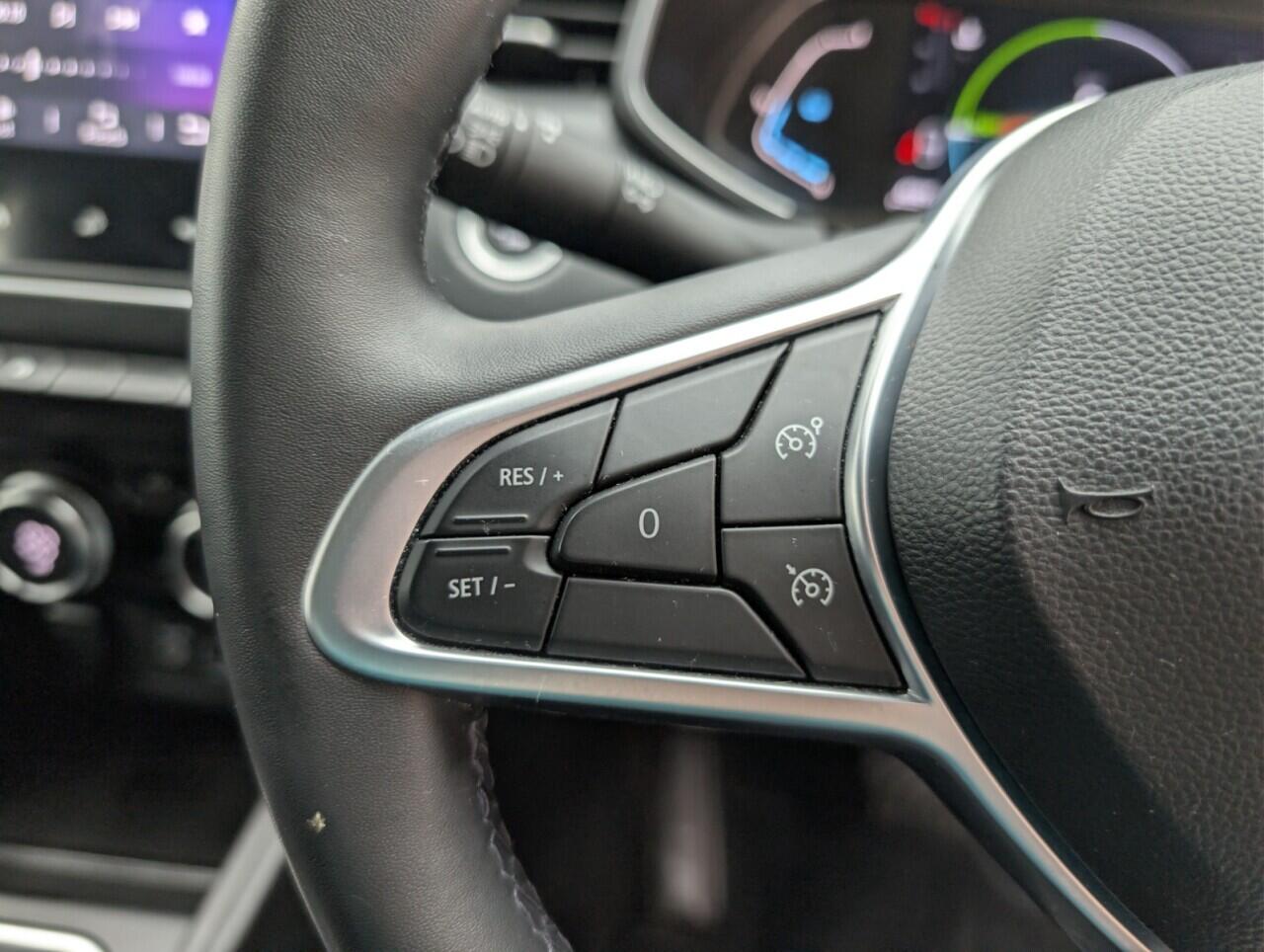 Used Renault Clio 2022 for sale - 76423469: Photo 31