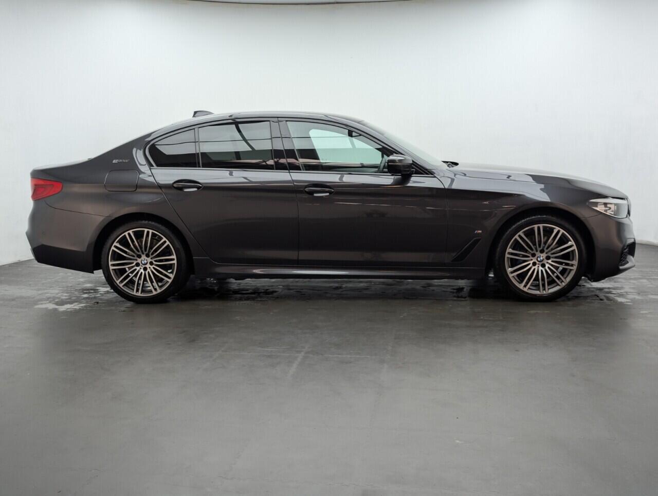 Used BMW 5 Series 2018 for sale - 76423419: Photo 9