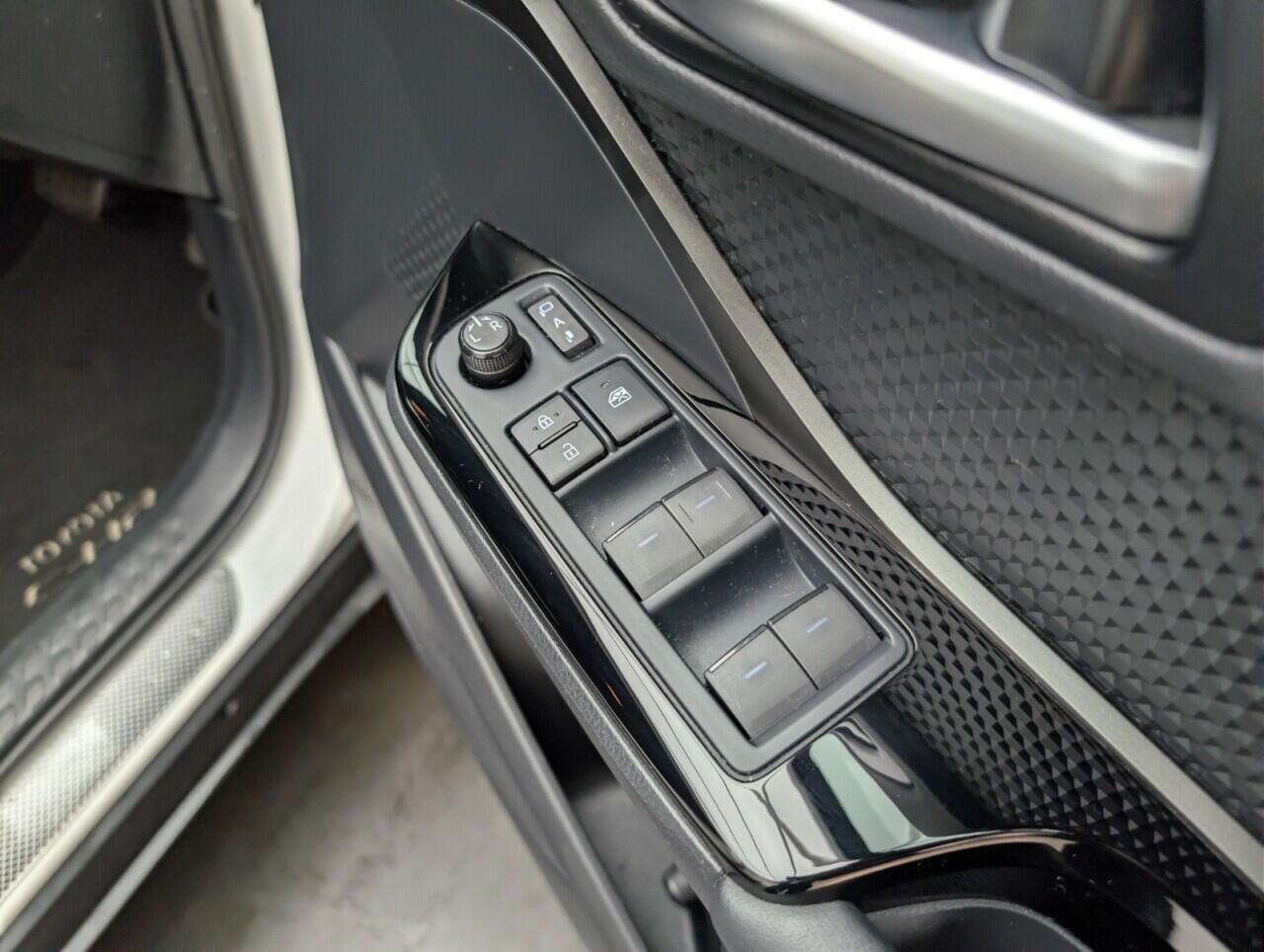 Used Toyota C-HR 2023 for sale - 76659255: Photo 22