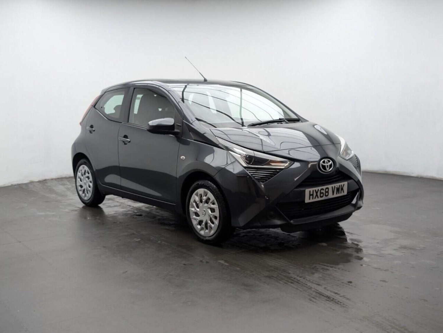Used Toyota AYGO 2018 for sale - 77713621: Photo 2