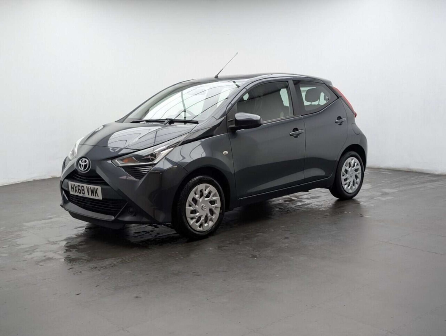 Used Toyota AYGO 2018 for sale - 77713621: Photo 4