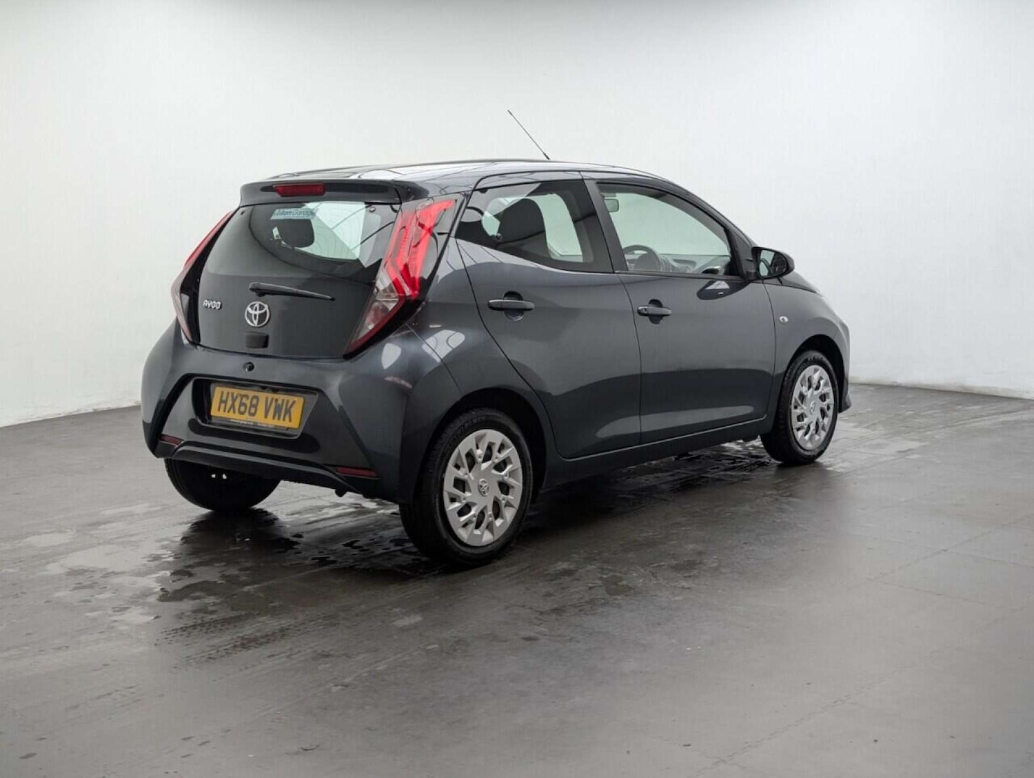 Used Toyota AYGO 2018 for sale - 77713621: Photo 8