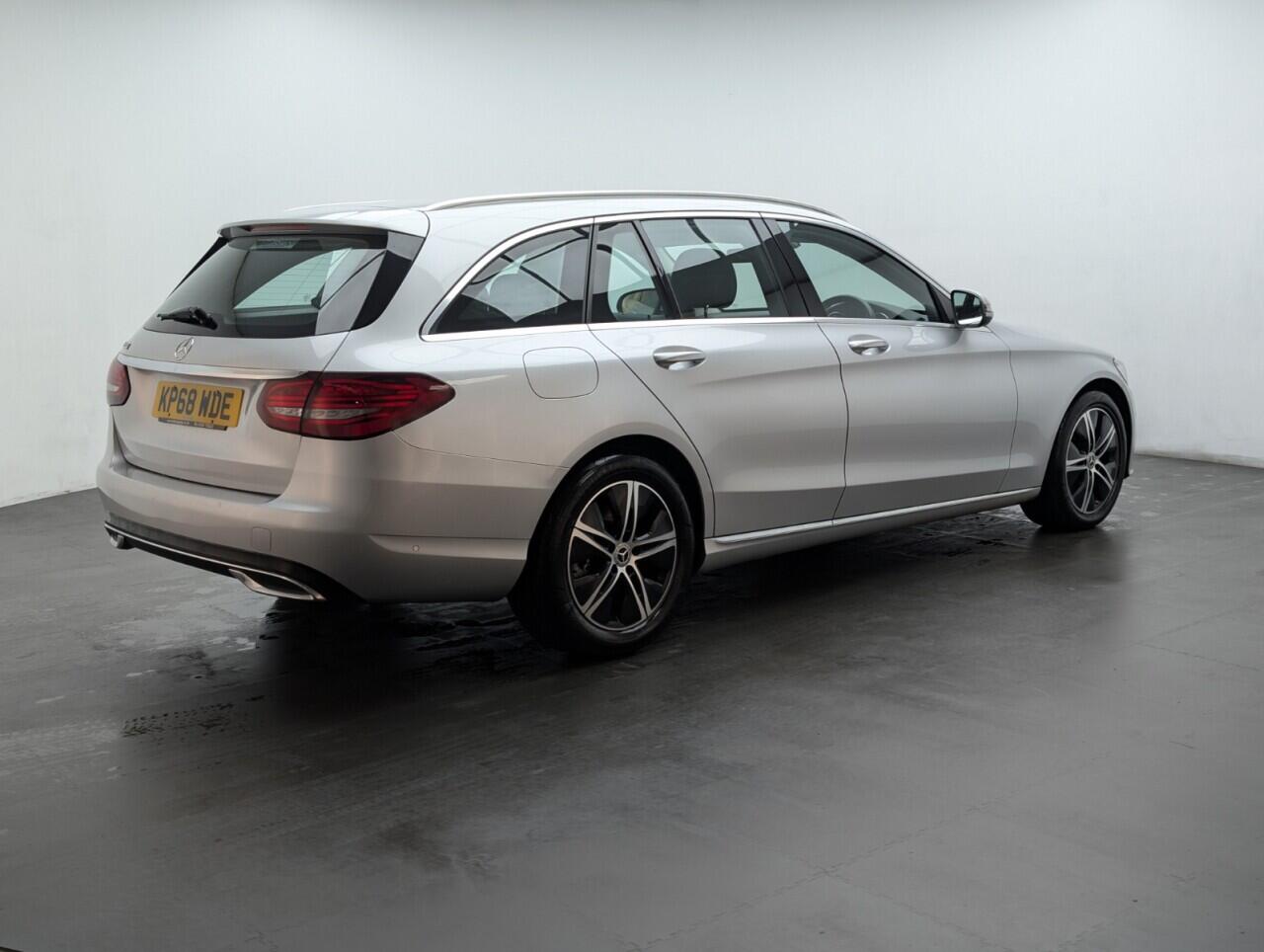 Used Mercedes-Benz C Class 2018 for sale - 76425001: Photo 8