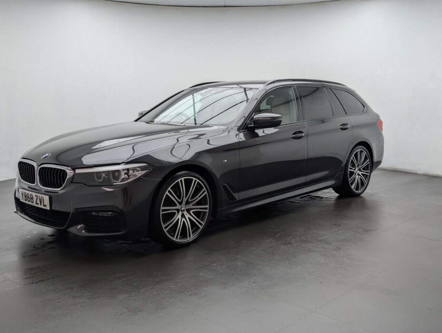 Used BMW 5 Series 2019 for sale - 77713860: Photo 4