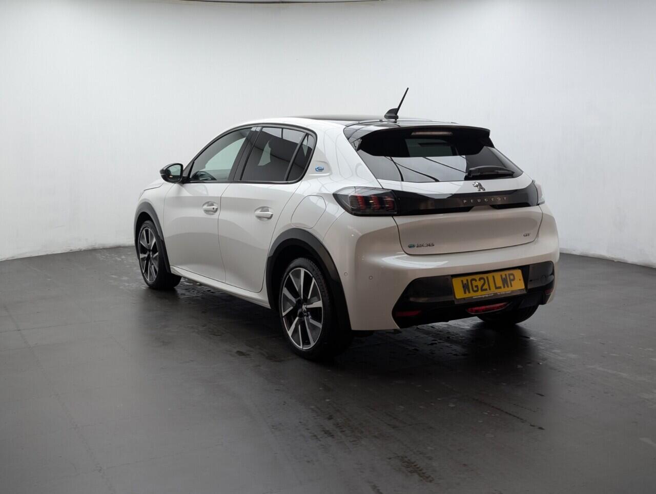 Used Peugeot E-208 2021 for sale - 76472357: Photo 6