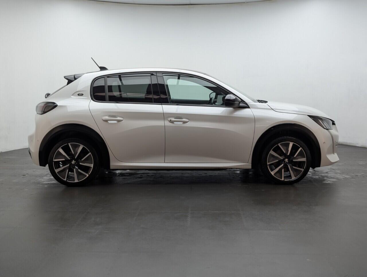 Used Peugeot E-208 2021 for sale - 76472357: Photo 9