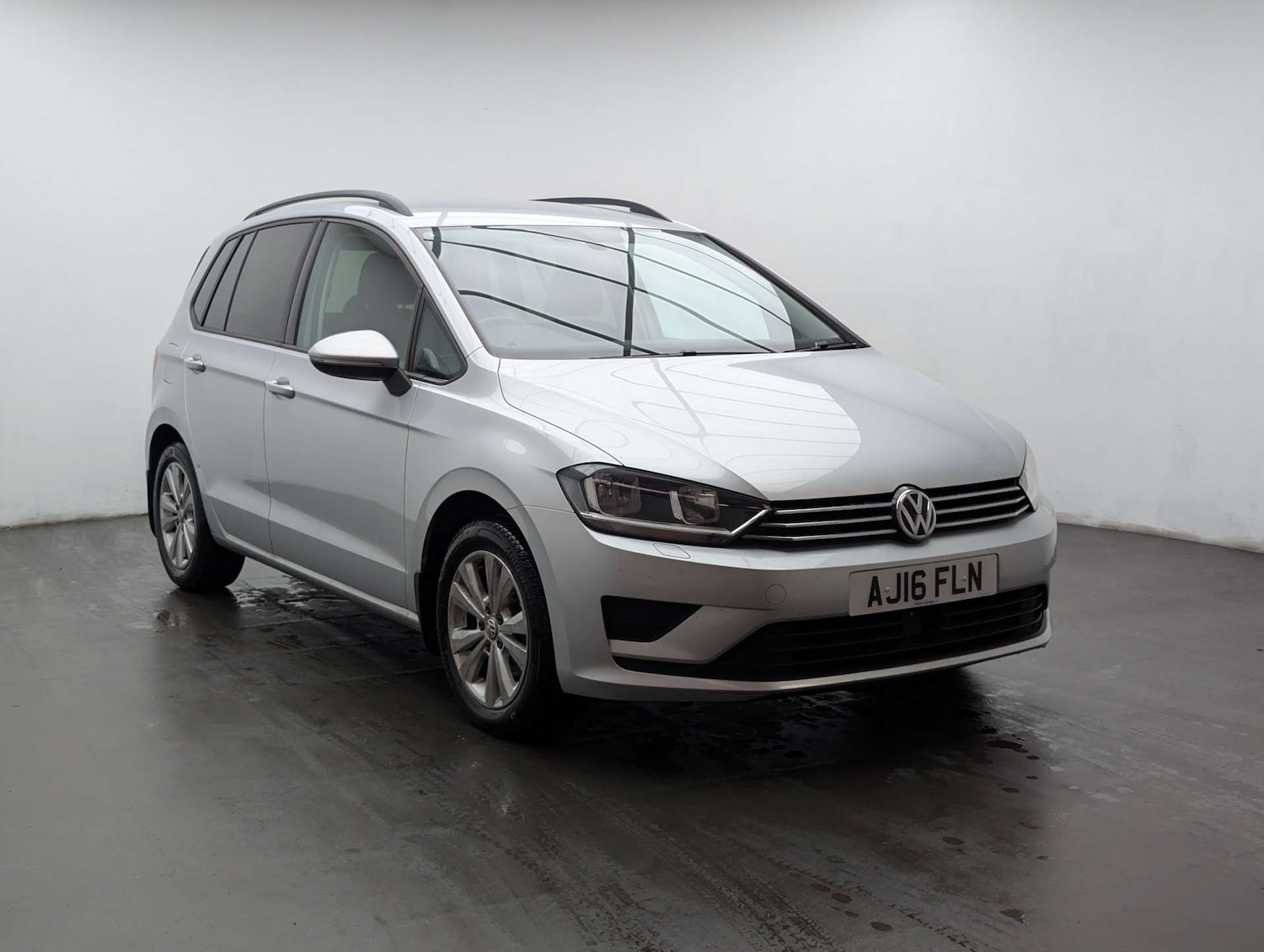 Used Volkswagen Golf SV 2016 for sale - 78162717: Photo 2