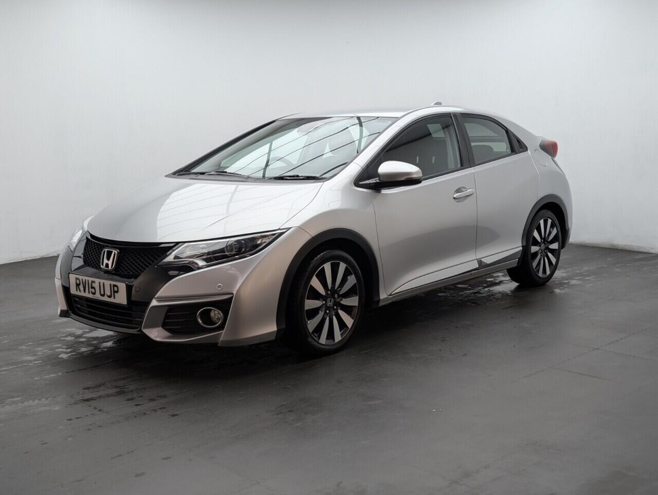 Used Honda Civic 2015 for sale - 76607871: Photo 4