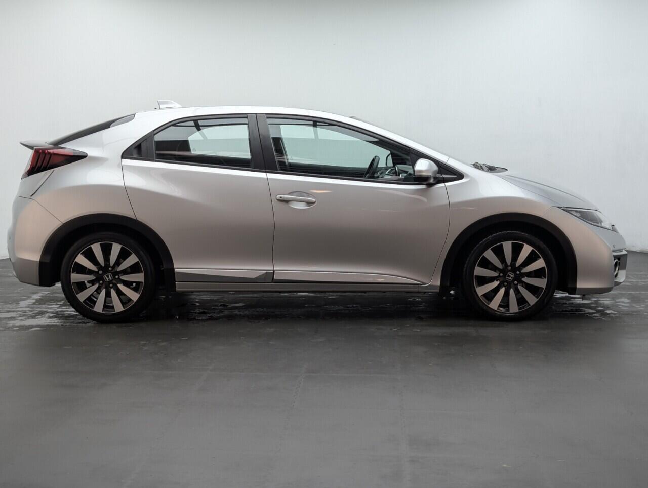 Used Honda Civic 2015 for sale - 76607871: Photo 9