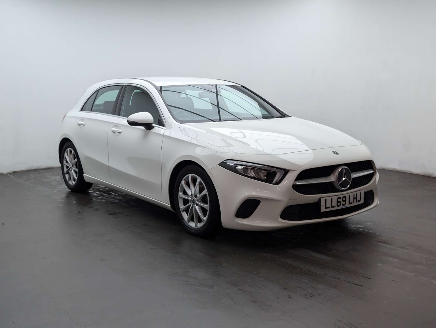 Used Mercedes-Benz A-Class 2019 for sale - 78064614: Photo 2