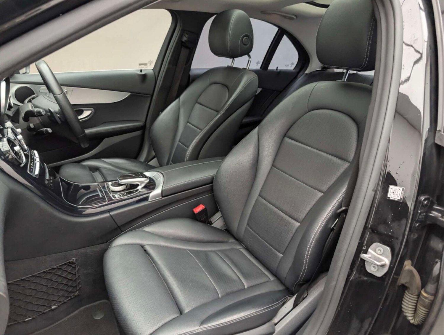 Used Mercedes-Benz C Class 2017 for sale - 77766907: Photo 3