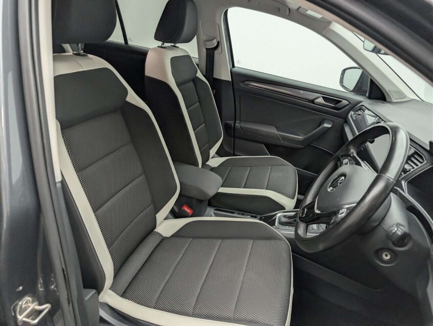 Used Volkswagen T-Roc 2021 for sale - 77713173: Photo 12