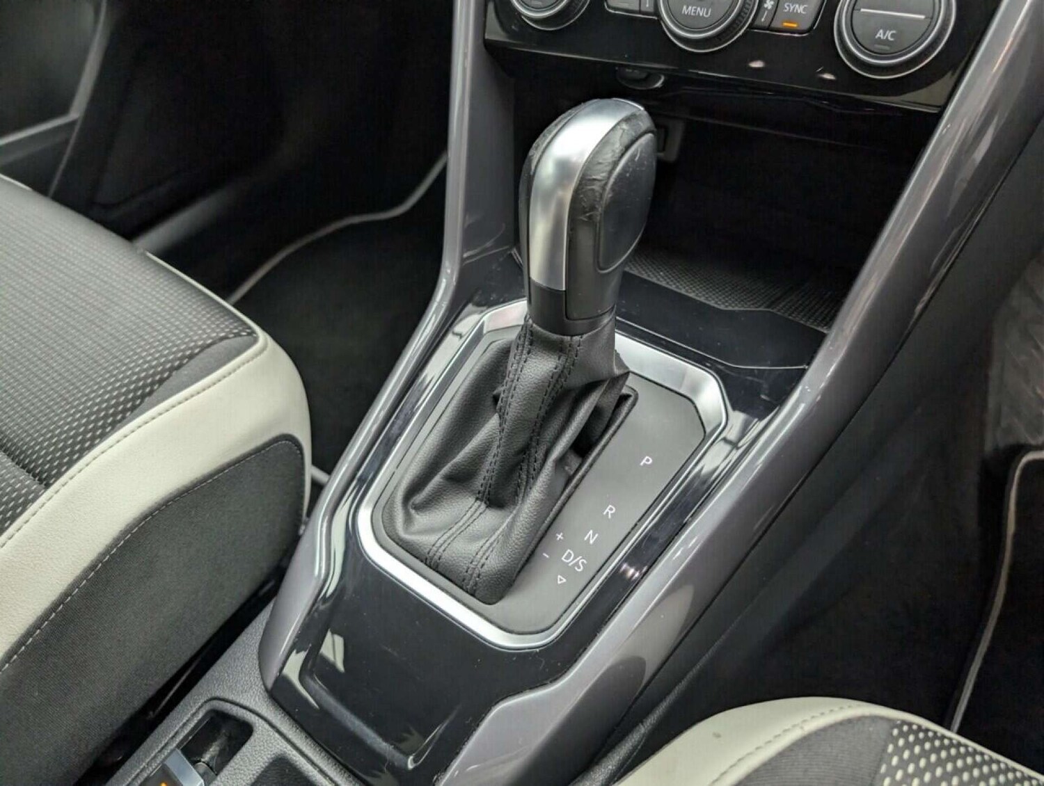 Used Volkswagen T-Roc 2021 for sale - 77713173: Photo 17