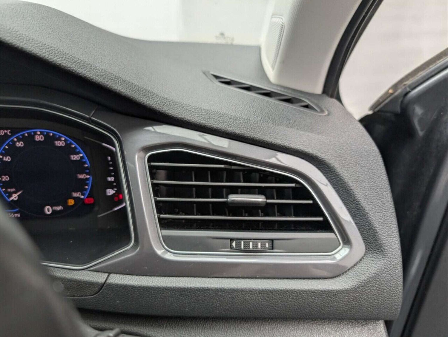 Used Volkswagen T-Roc 2021 for sale - 77713173: Photo 19