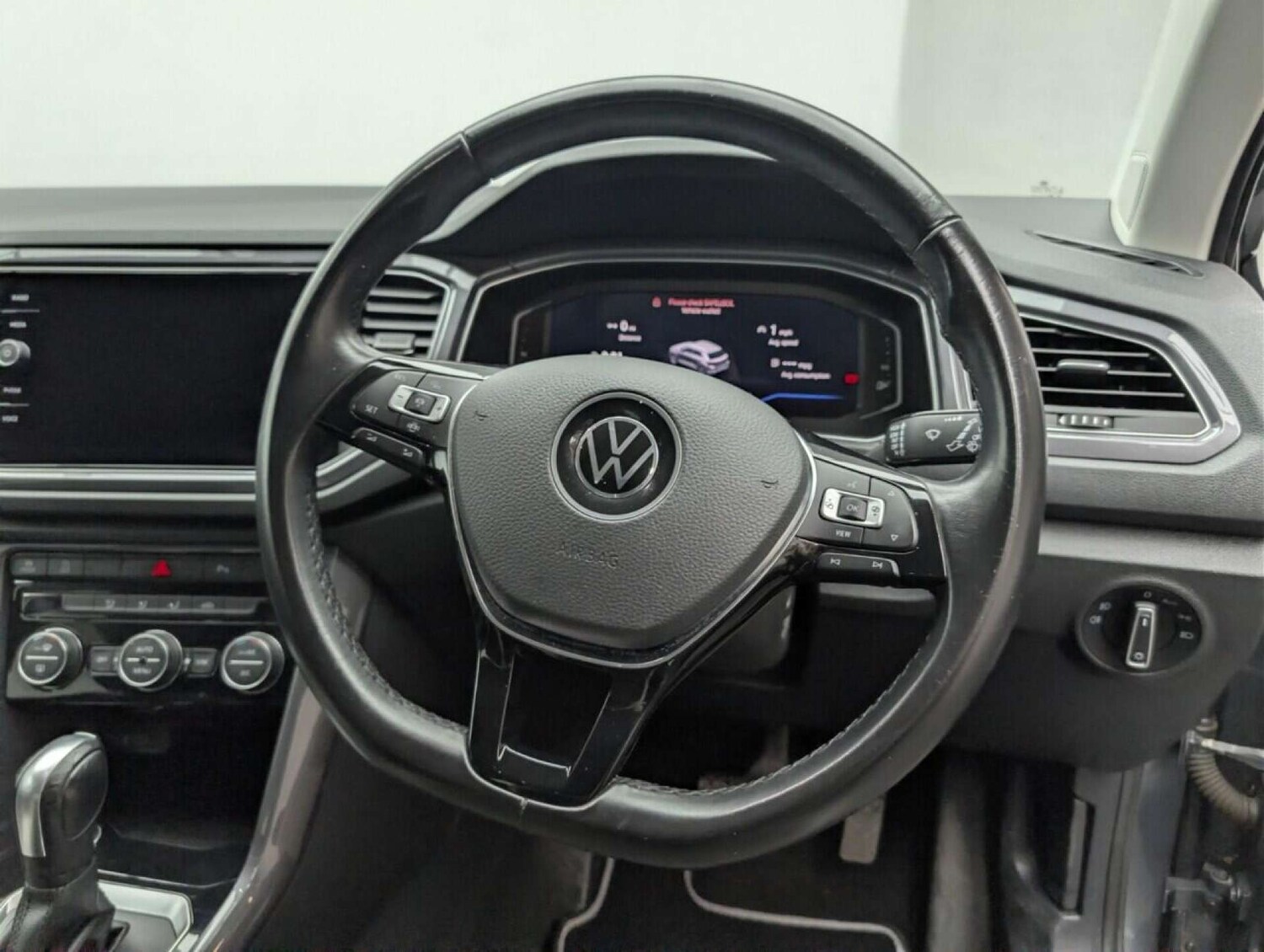 Used Volkswagen T-Roc 2021 for sale - 77713173: Photo 21