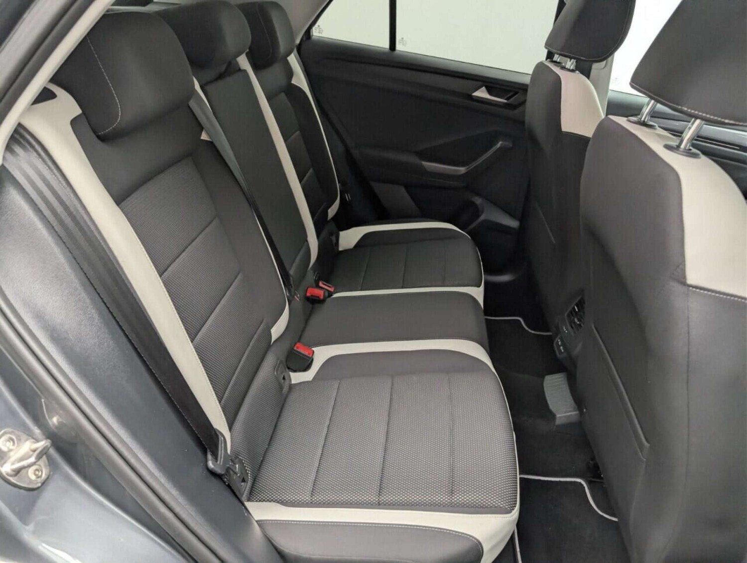 Used Volkswagen T-Roc 2021 for sale - 77713173: Photo 23